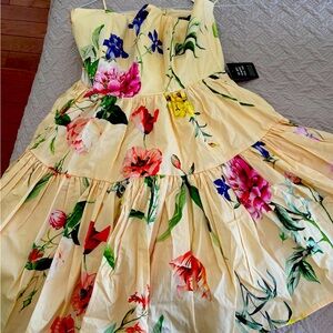 EXPRESS - floral strapless size 6